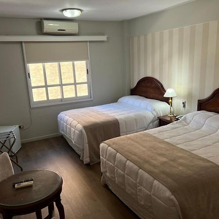 San Nicolas Plaza 산니콜라스데로스아로요스 외부 사진