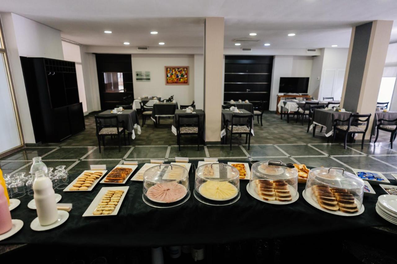 San Nicolas Plaza 산니콜라스데로스아로요스 외부 사진