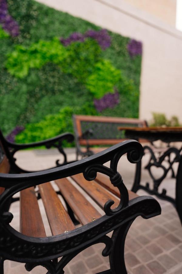 San Nicolas Plaza 산니콜라스데로스아로요스 외부 사진