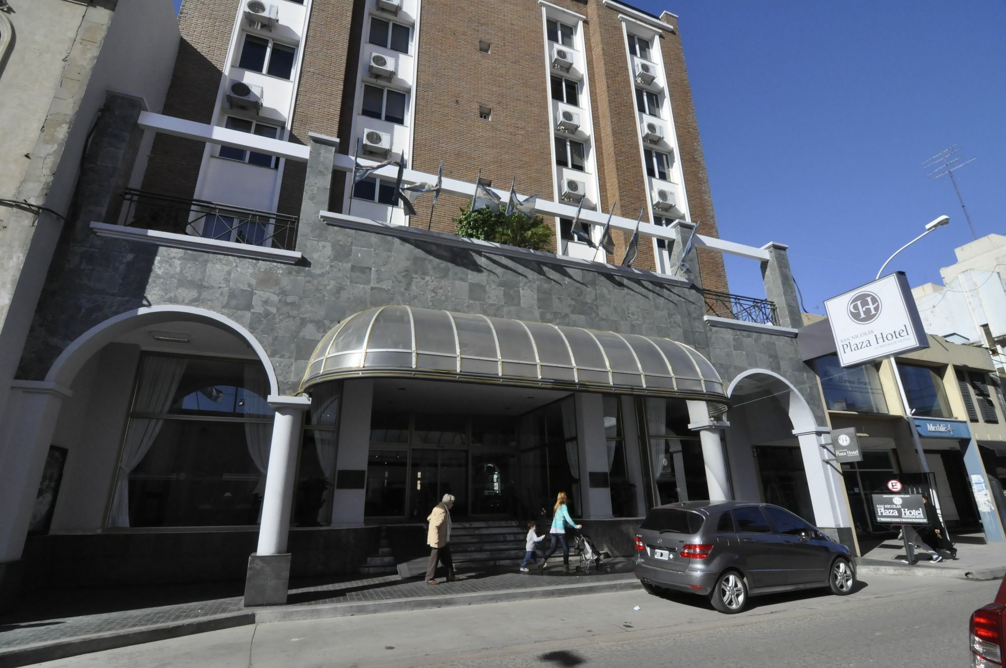 San Nicolas Plaza 산니콜라스데로스아로요스 외부 사진